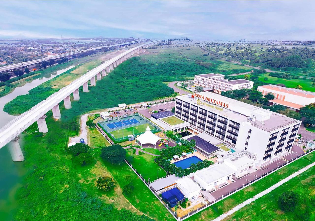Le Premier Hotel Deltamas Cikarang Extérieur photo