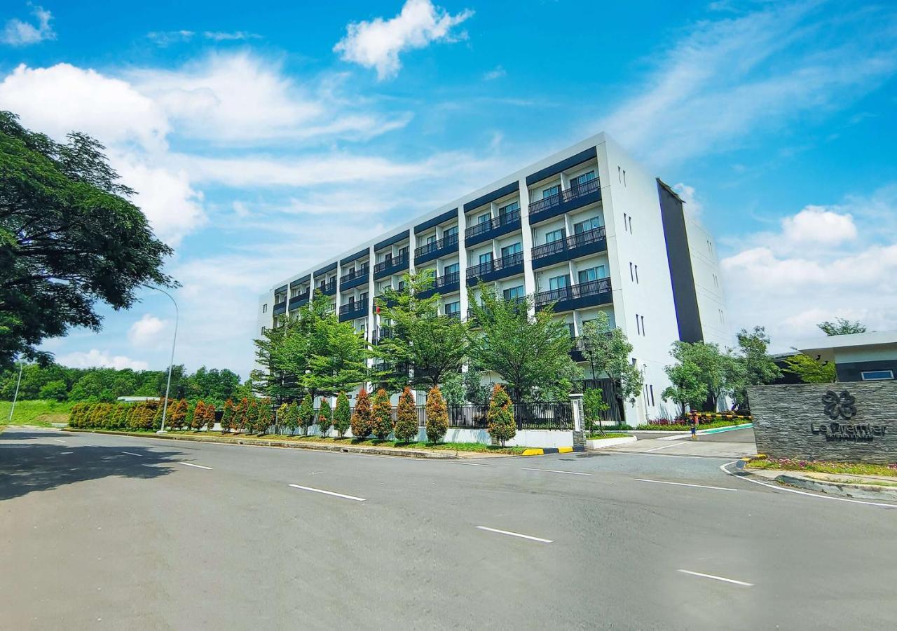 Le Premier Hotel Deltamas Cikarang Extérieur photo