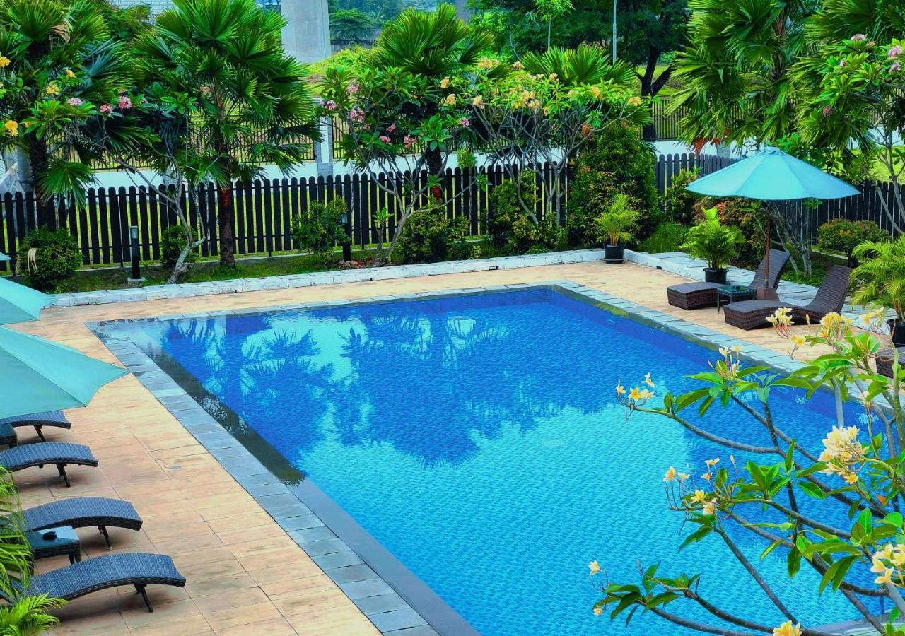 Le Premier Hotel Deltamas Cikarang Extérieur photo