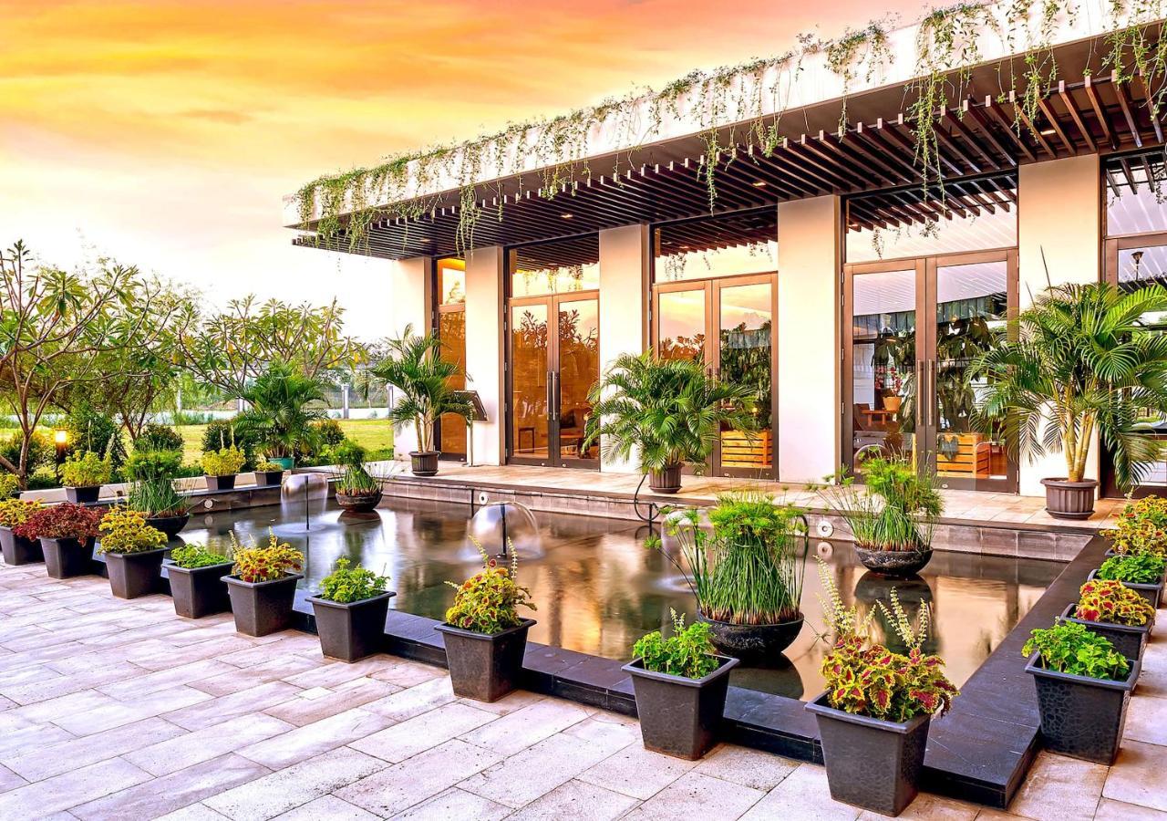 Le Premier Hotel Deltamas Cikarang Extérieur photo
