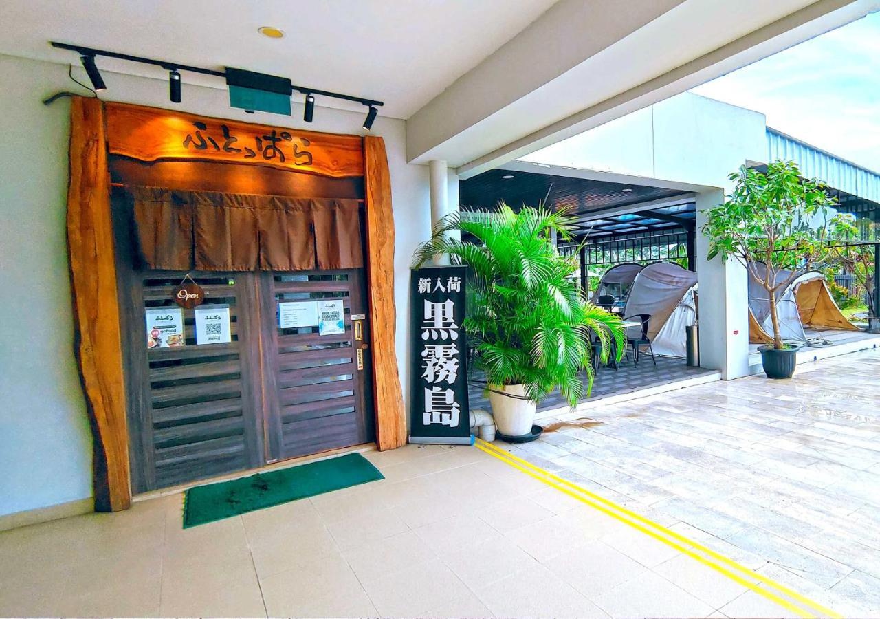 Le Premier Hotel Deltamas Cikarang Extérieur photo