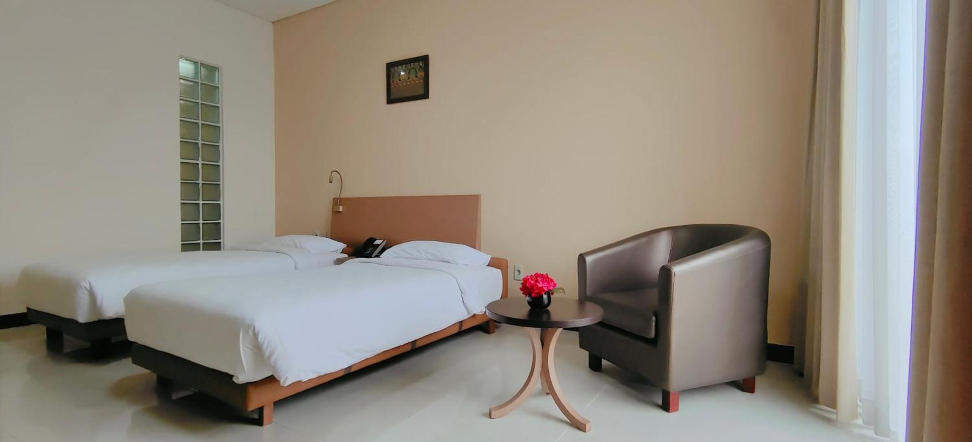 Le Premier Hotel Deltamas Cikarang Extérieur photo