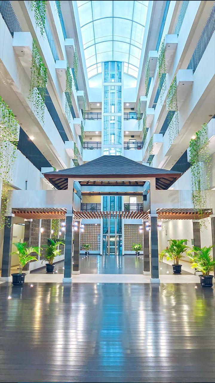Le Premier Hotel Deltamas Cikarang Extérieur photo